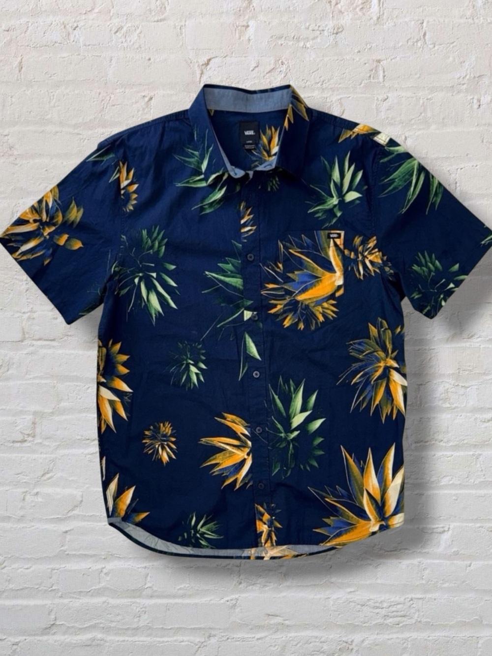 Vans Men’s Floral Button-Up Shirt Large Blue Tropical Hawaiian Surf Classic Fit